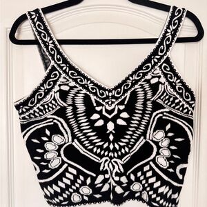 Express Black and White Geometric V-Neck Crop Top